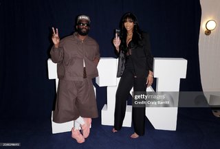 Angel Reese feet photo thumbnail