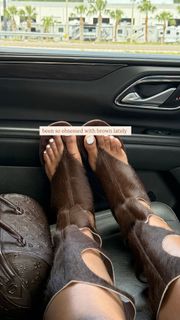 Angel Reese feet photo thumbnail