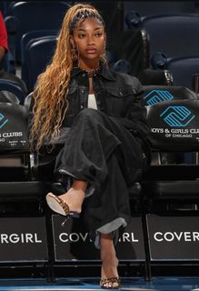 Angel Reese feet photo thumbnail