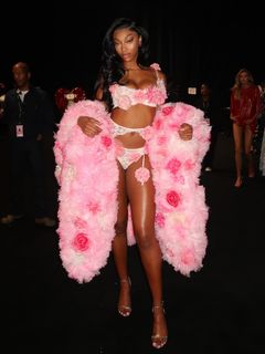 Angel Reese feet photo thumbnail