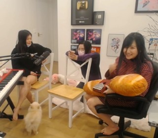 Angela 'Ariasaki' Don feet photo thumbnail