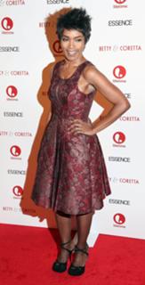 Angela Bassett feet photo thumbnail