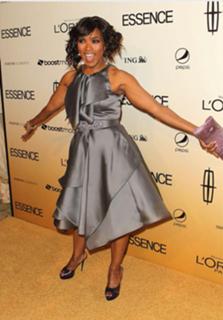 Angela Bassett feet photo thumbnail