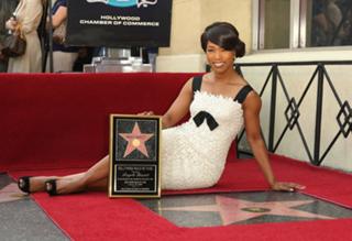 Angela Bassett feet photo thumbnail