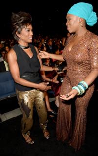 Angela Bassett feet photo thumbnail