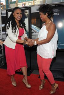 Angela Bassett feet photo thumbnail