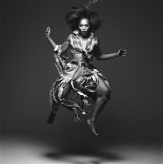 Angela Bassett feet photo thumbnail