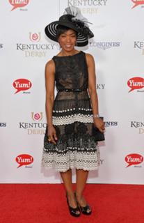 Angela Bassett feet photo thumbnail