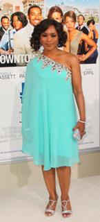 Angela Bassett feet photo thumbnail