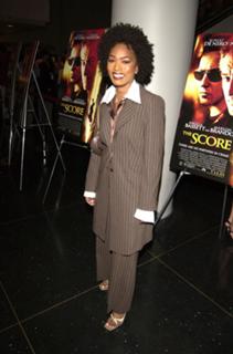 Angela Bassett feet photo thumbnail