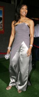 Angela Bassett feet photo thumbnail