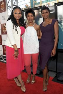Angela Bassett feet photo thumbnail