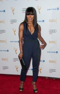 Angela Bassett feet photo thumbnail