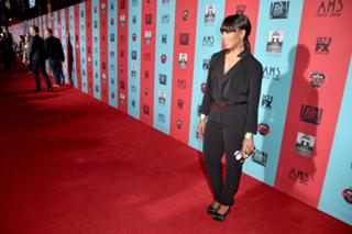 Angela Bassett feet photo thumbnail