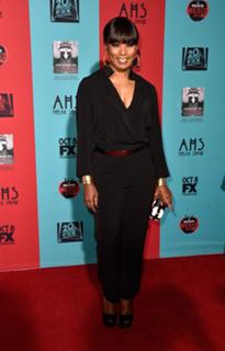 Angela Bassett feet photo thumbnail