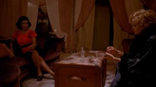 Angela Bassett feet photo thumbnail