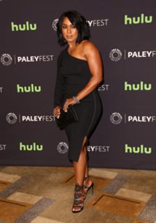 Angela Bassett feet photo thumbnail