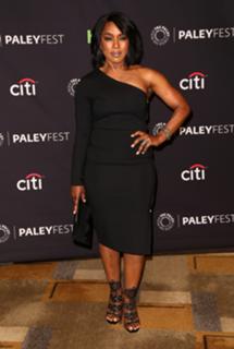 Angela Bassett feet photo thumbnail