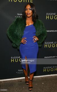 Angela Bassett feet photo thumbnail