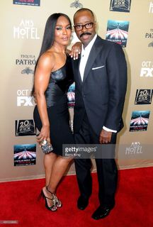 Angela Bassett feet photo thumbnail