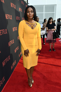 Angela Bassett feet photo thumbnail