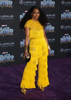 Angela Bassett feet photo thumbnail