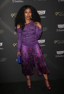 Angela Bassett feet photo thumbnail