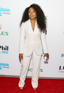 Angela Bassett feet photo thumbnail