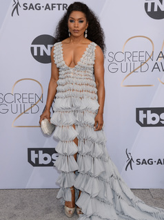 Angela Bassett feet photo thumbnail