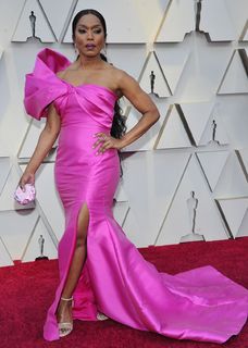 Angela Bassett feet photo thumbnail