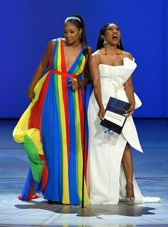 Angela Bassett feet photo thumbnail