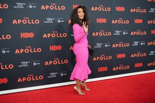 Angela Bassett feet photo thumbnail