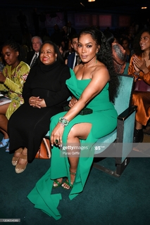 Angela Bassett feet photo thumbnail