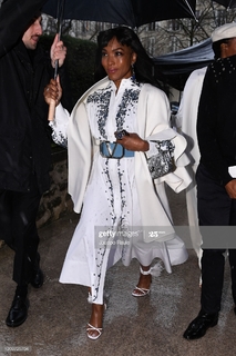 Angela Bassett feet photo thumbnail