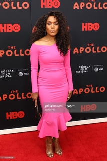 Angela Bassett feet photo thumbnail
