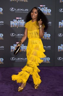 Angela Bassett feet photo thumbnail