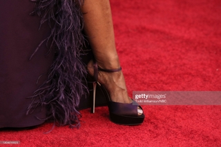 Angela Bassett feet photo thumbnail