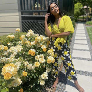 Angela Bassett feet photo thumbnail