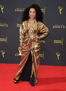 Angela Bassett feet photo thumbnail
