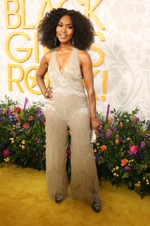 Angela Bassett feet photo thumbnail