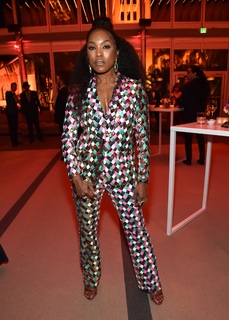 Angela Bassett feet photo thumbnail