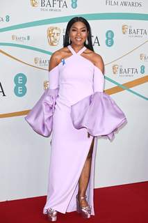 Angela Bassett feet photo thumbnail