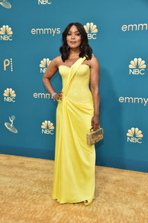 Angela Bassett feet photo thumbnail