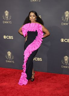 Angela Bassett feet photo thumbnail