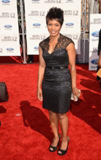 Angela Bassett feet photo thumbnail