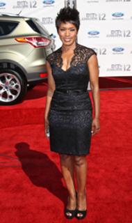 Angela Bassett feet photo thumbnail