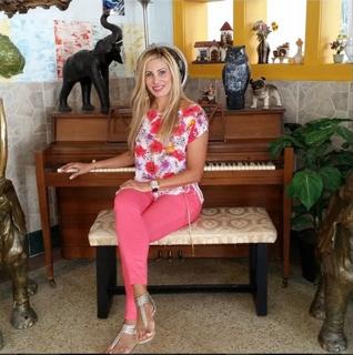 Angela Bismarchi feet photo 11