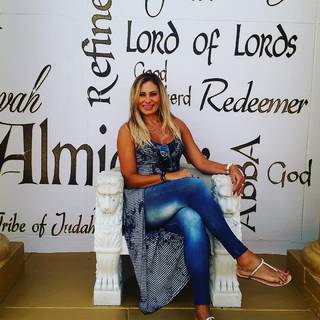 Angela Bismarchi feet photo 2