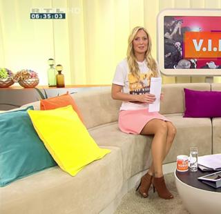 Angela Finger-Erben feet photo thumbnail