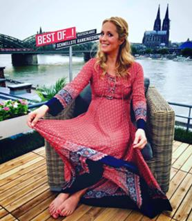 Angela Finger-Erben feet photo thumbnail